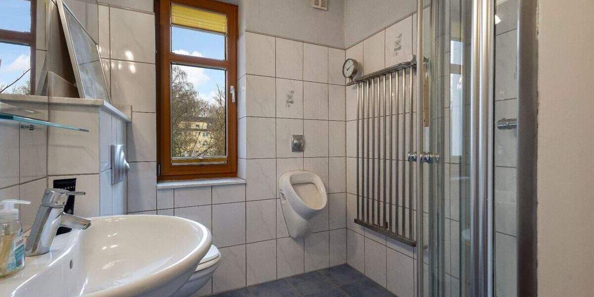 Städtisch im Grünen - Altbauwohnung mit großem Garten und viel Privatsphäre im Zweiparteienhaus! 3 zimmer