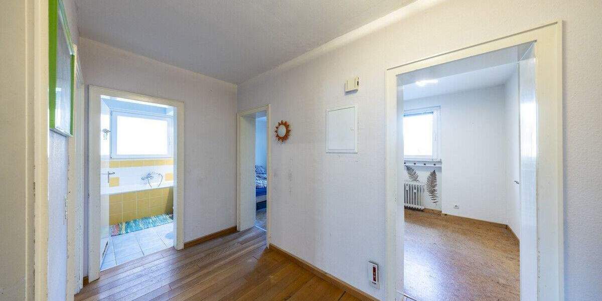 Großzügige 5-Zimmer-Wohnung mit zwei Bädern und Balkon in guter Lage von Büderich 5 zimmer