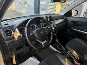 Suzuki Vitara 1.5 Comfort+ AGS +Navi+CarPlay+Sitzhzg.+ 38.225 km 20.444 &euro; Meerbusch 40667