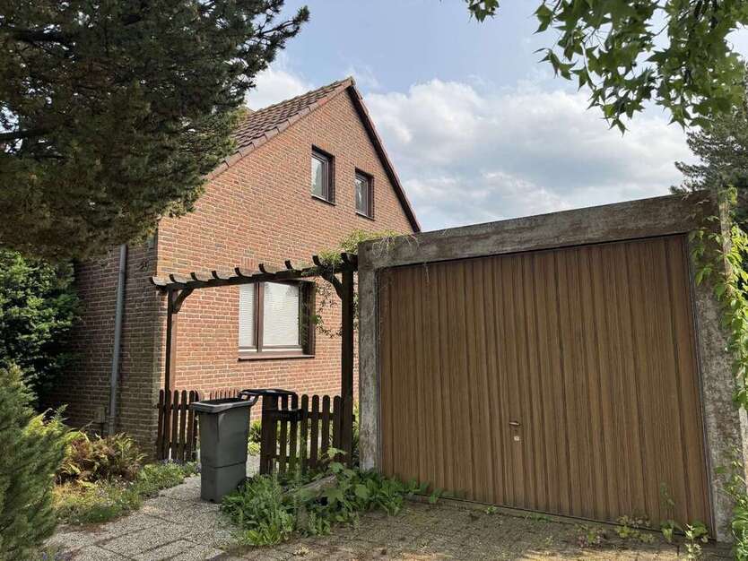 Haus zum Kaufen in Düsseldorf 390.000 € 90 m²