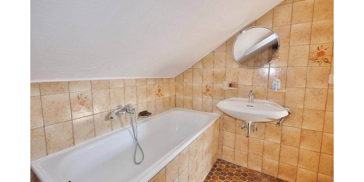 Mehrfamilienhaus, Wohnhaus Haan - 6 Zimmer, 146 m&sup2;, 480.000&euro; | Angebot:26713778