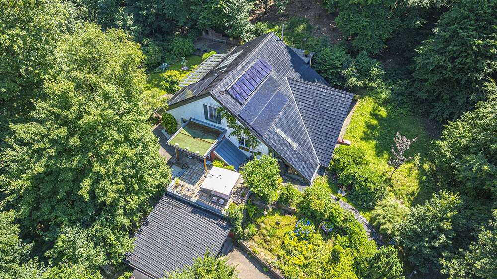 Haus zum Kaufen in Burscheid 980.000 € 313 m² 7 zimmer