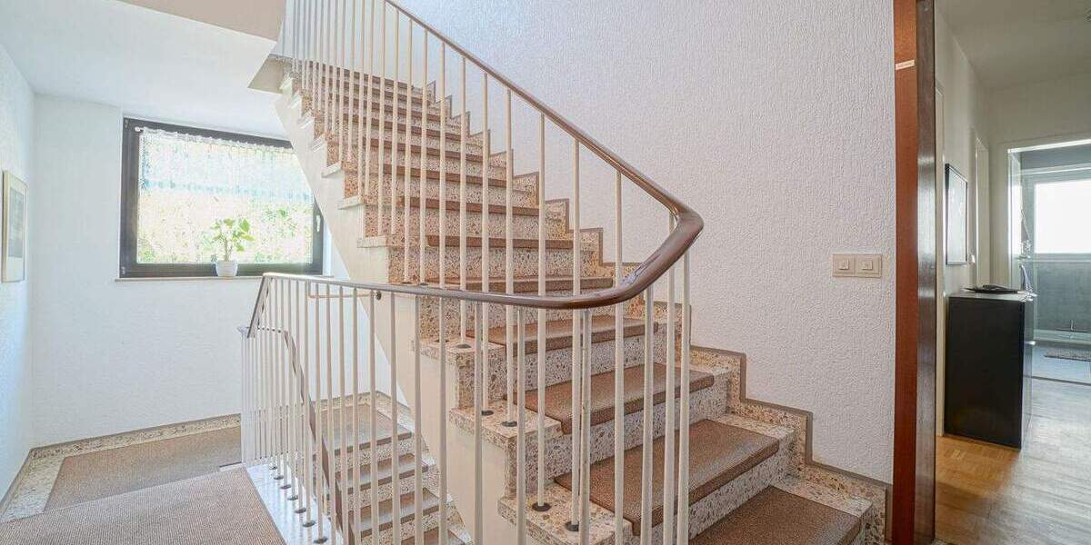 Etagenwohnung Mülheim an der Ruhr Saarn - 3 Zimmer, 94 m&sup2;, 1.300&euro; | Angebot:25670661