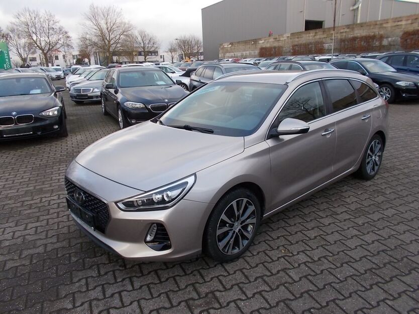 Hyundai i30 103.639 km 15.700 € Willich 47877