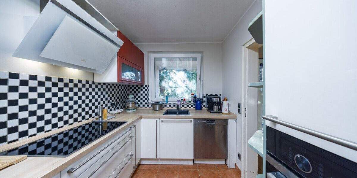 Großzügige 5-Zimmer-Wohnung mit zwei Bädern und Balkon in guter Lage von Büderich 5 zimmer