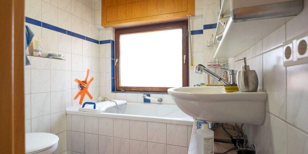 Traarer Wohnidylle: Zweifamilienhaus in ruhiger, unverbaubarer Feldrandlage 8 zimmer