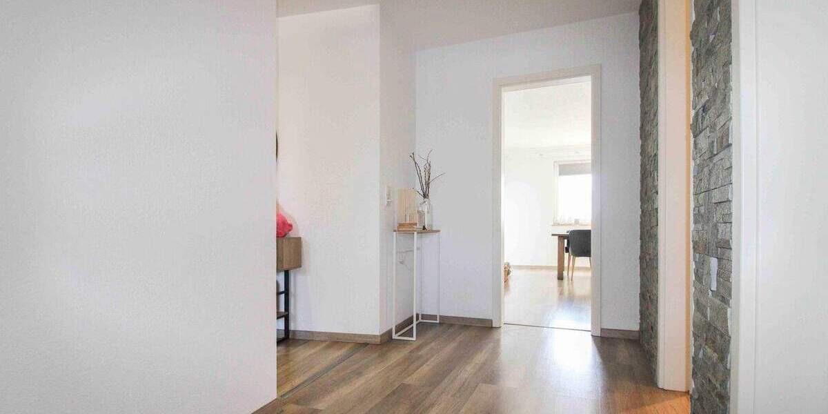 Etagenwohnung Moers Moers-Mitte - 4 Zimmer, 100 m&sup2;, 249.000&euro; | Angebot:25711668