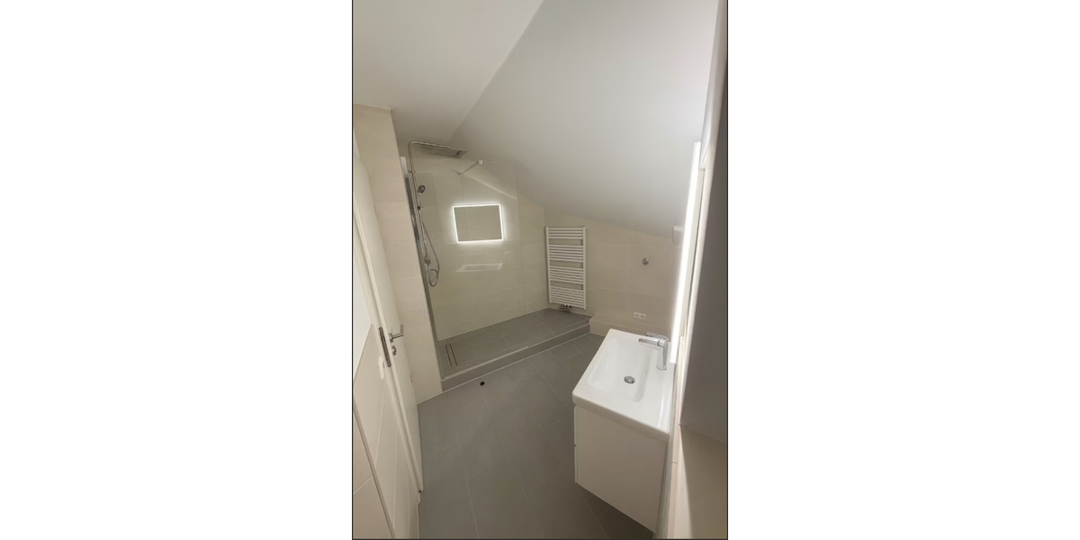 Dachgeschoßwohnung Düsseldorf Stadtbezirk 8 - 2 Zimmer, 67 m&sup2;, 995&euro; | Angebot:25591819