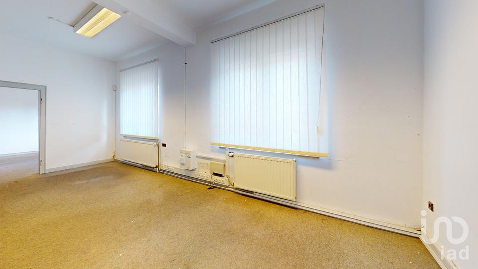 Büroeinheit mit Lager und Empfangsraum für gewerbliche Nutzungen zimmer