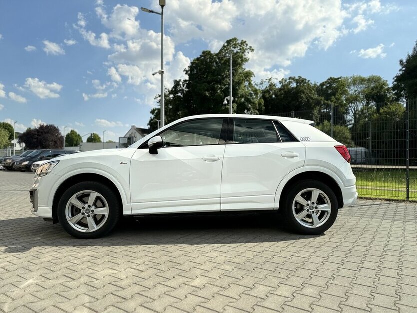 Audi Q2 35 TDI Sport / S Line / KeylessGO / AHK 55.000 km 25.490 € Mönchengladbach 41066