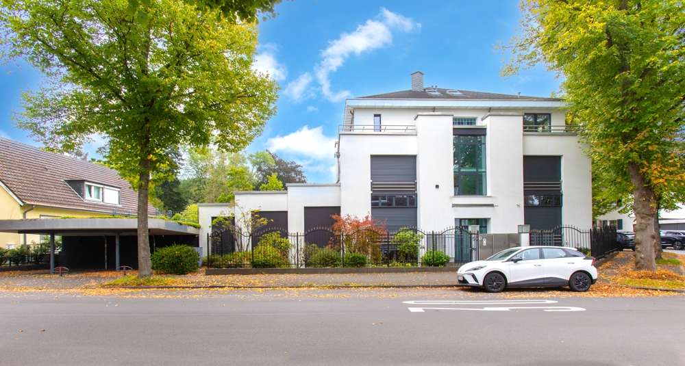 Haus zum Mieten in Düsseldorf 15.000 € 700 m² 13 zimmer