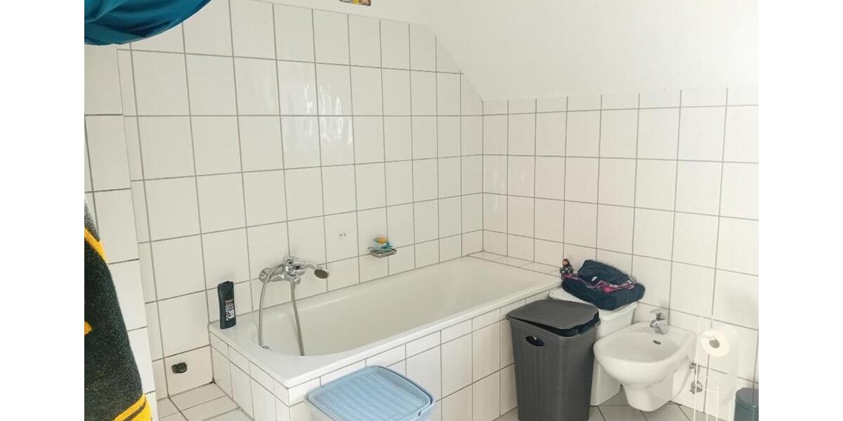 Dachgeschoßwohnung Oberhausen - 4 Zimmer, 110 m&sup2;, 189.999&euro; | Angebot:24979111