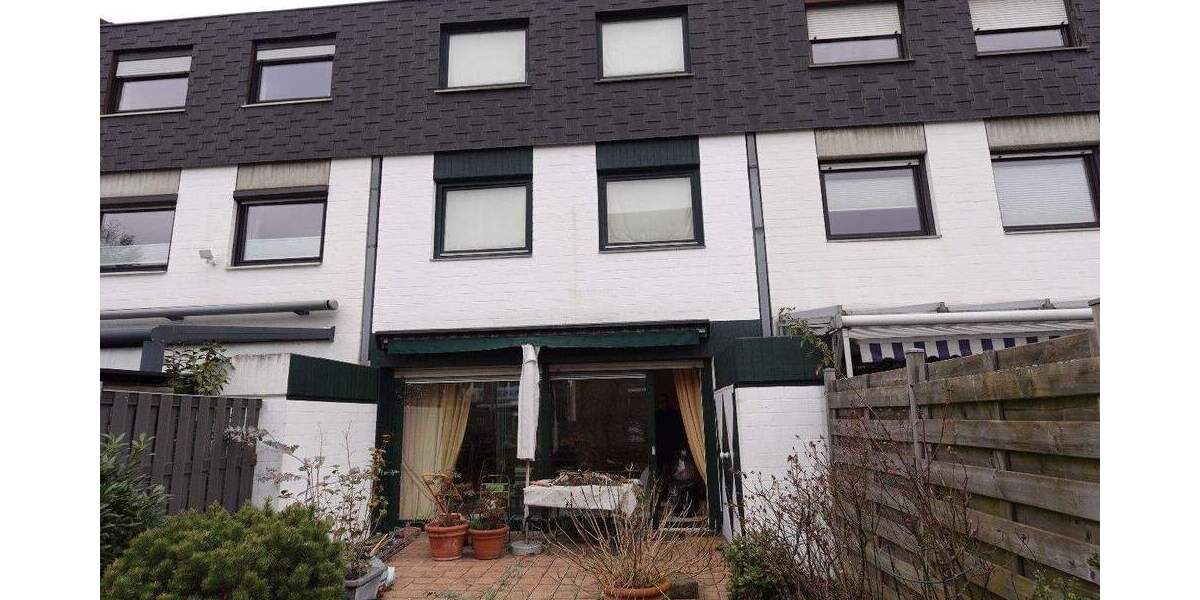 FAMILIENTRAUM MIT GARTEN REIHENHAUS, RUHIGER LAGE, SPLITLEVEL, GARAGE UND VIEL RAUM ZUM WOHLFÜHLEN 4 zimmer