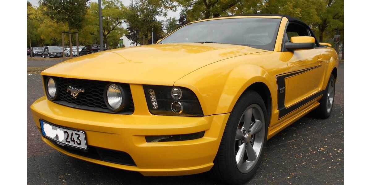 Ford Mustang 250.500 km 11.900 &euro; Hilden 40721