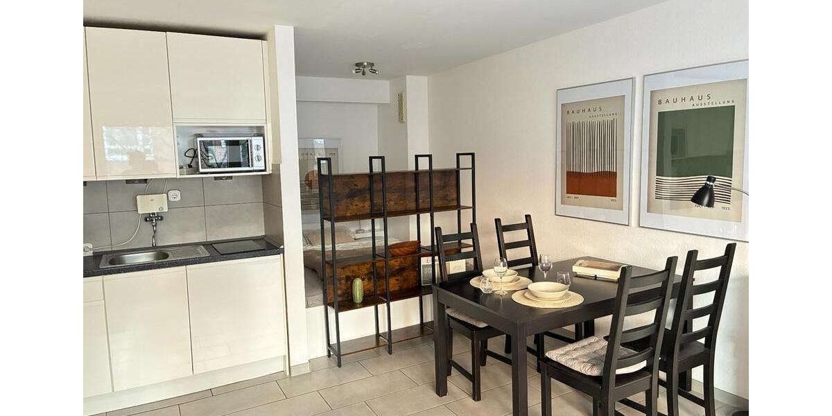 Möblierte 1-Zimmer Wohnung, renoviert mit Balkon - Pempelfort 1 zimmer