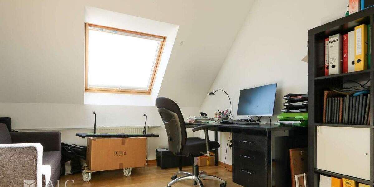 Etagenwohnung Grevenbroich Stadtmitte - 4 Zimmer, 110 m&sup2;, 349.000&euro; | Angebot:25645446