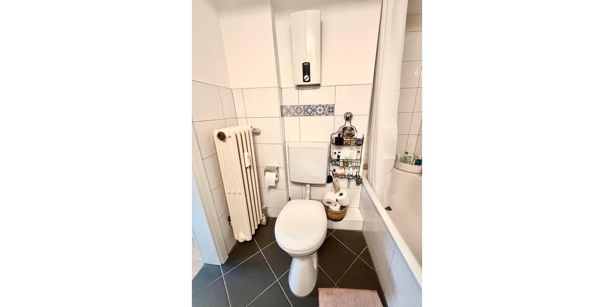 Dachgeschoßwohnung Düsseldorf Stadtbezirk 9 - 1 Zimmer, 33 m&sup2;, 460&euro; | Angebot:26153548
