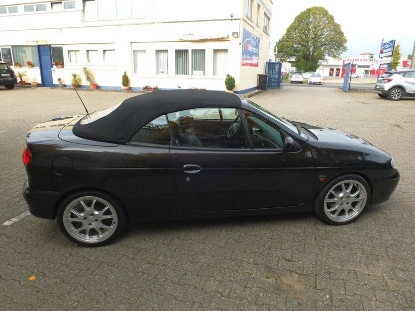 Renault Megane 1.6 16V PRIVILEGE 1.HAND LEDER KLIMAANLAGE 119.545 km 3.704 € Köln 50858