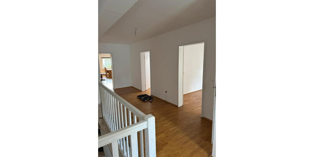 Bis Nov 26 - Einfamilienhau, Garage& Garten in Frankfurt Harheim 5 zimmer