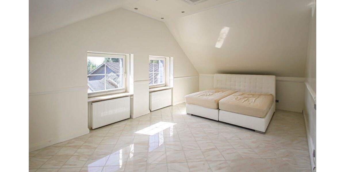 Imposantes Landhaus mit diversen Nebengebäuden 7 zimmer