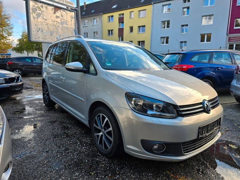 VW Touran 138.000 km 8.700 € Essen 45144