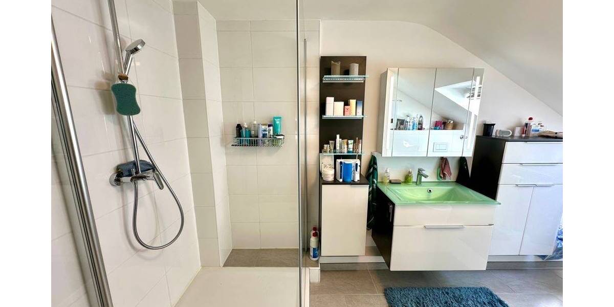 Schön aufgeteilte Eigentumswohnung in beliebter Lage von Ratingen-Hösel sucht neue Eigentümer! 3 zimmer