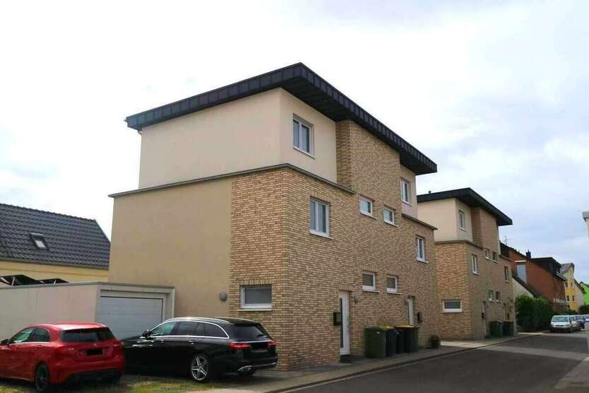 Haus zum Mieten in Dormagen 1.790 € 113 m²