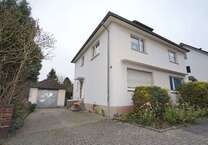 Haus zum Kaufen in Leichlingen 489.000 € 232 m²