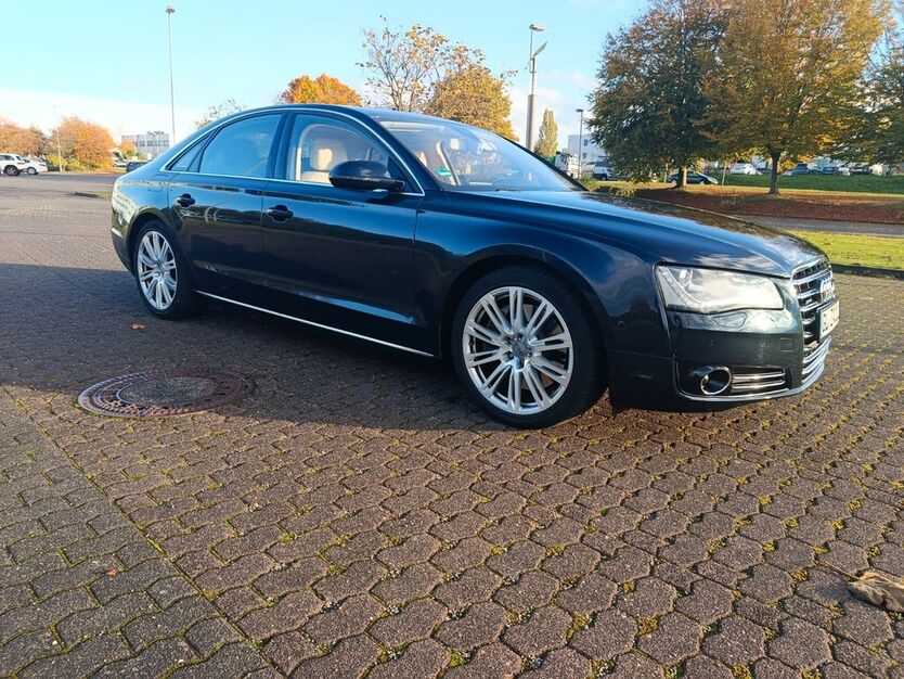 Audi A8 237.000 km 22.500 € Burscheid 51399