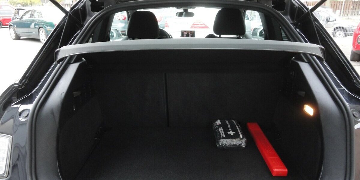 Audi A1 ambition 1,2 TFSI Klimaautom.SHZ PDC Alu17 105.000 km 7.390 &euro; Neuss 41462