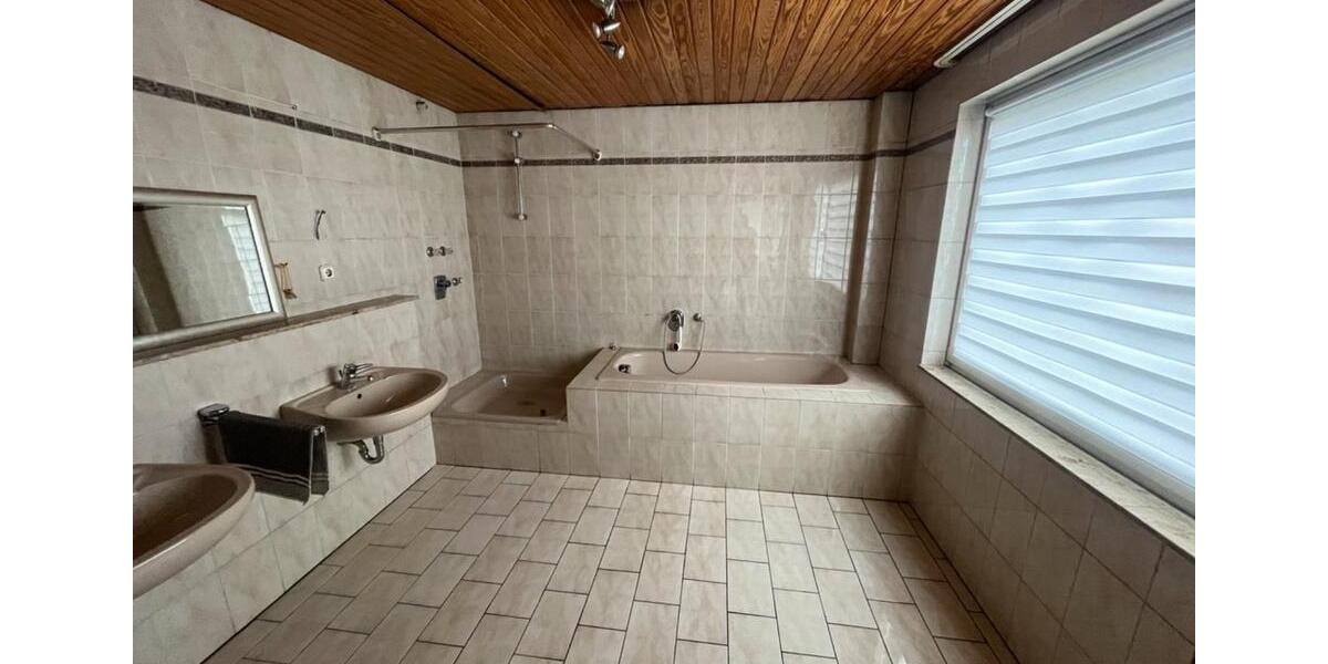 Gewerbeimmobilie 5 Zimmer+Carport+Stellplätze (EGOG) zimmer