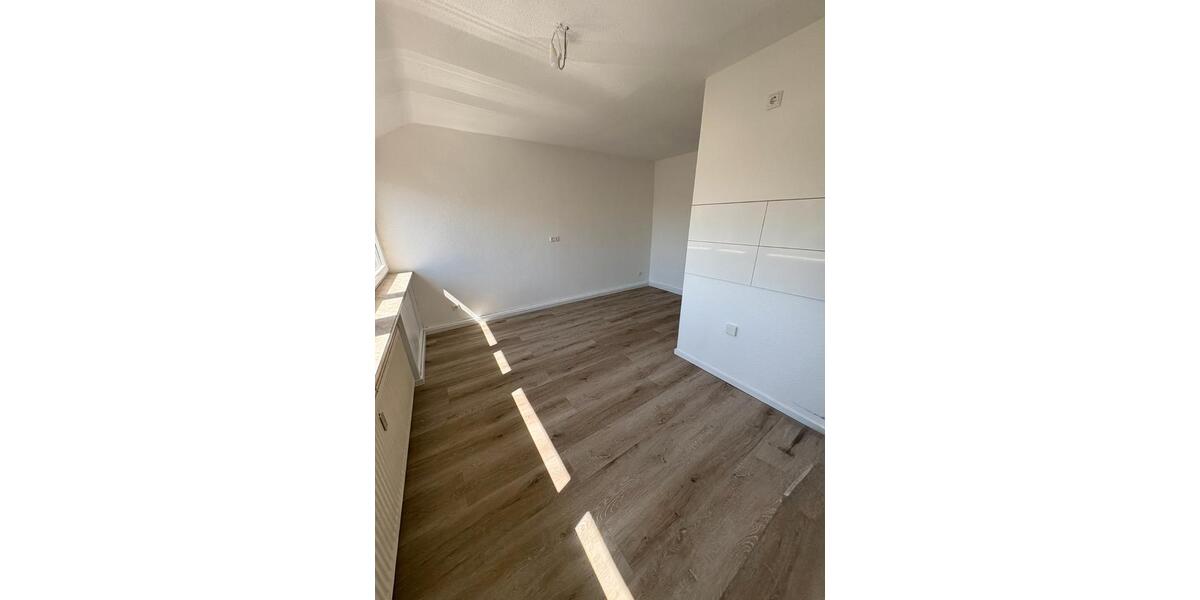 Dachgeschoßwohnung Oberhausen - 2 Zimmer, 50 m&sup2;, 590&euro; | Angebot:26405960