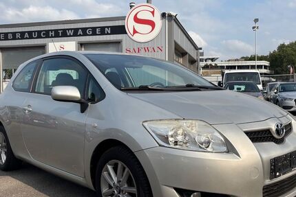 Toyota Auris 104.500 km 3.990 &euro; Mönchengladbach 41063