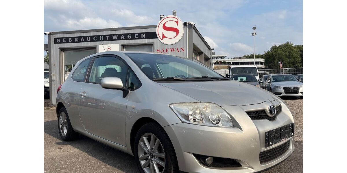 Toyota Auris 104.500 km 3.990 &euro; Mönchengladbach 41063