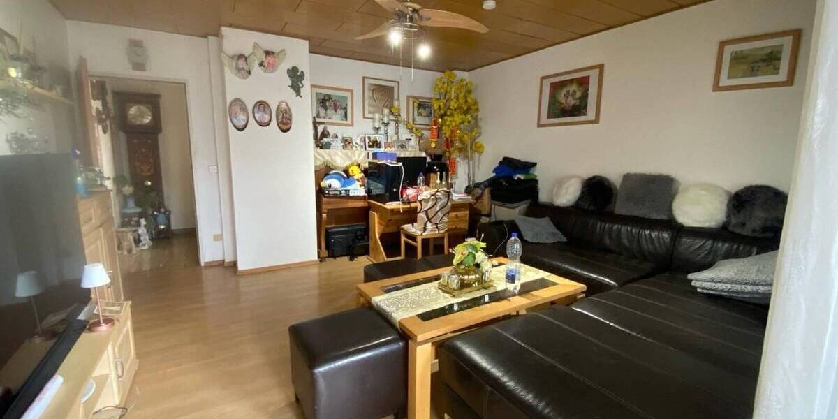 ***Schönes und geräumiges Einfamilienhaus*** 6 zimmer
