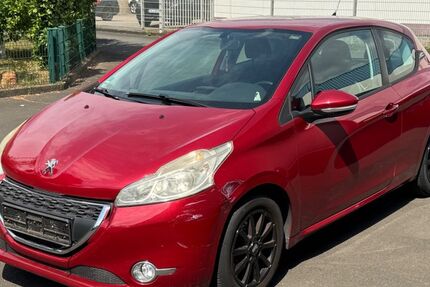 Peugeot 208 141.500 km 1.800 &euro; Mülheim an der Ruhr 45473