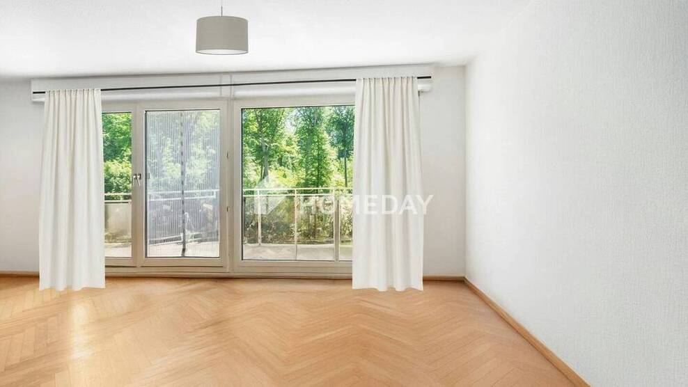 Großzügige 3-Zimmer-Wohnung mit 2 Balkonen und Tiefgaragenstellplatz - stilvoll wohnen am Waldrand