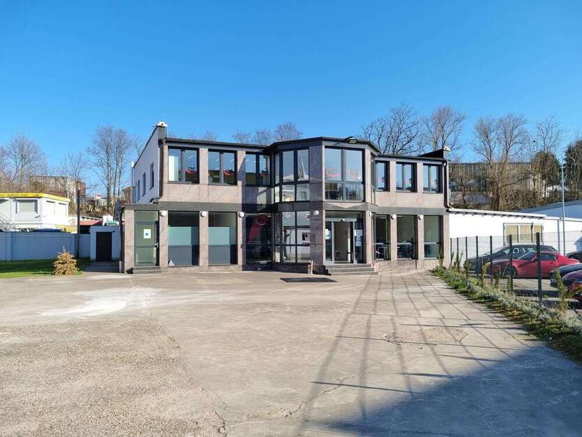 Halle in Leverkusen 1.700.000 € 2836 m²