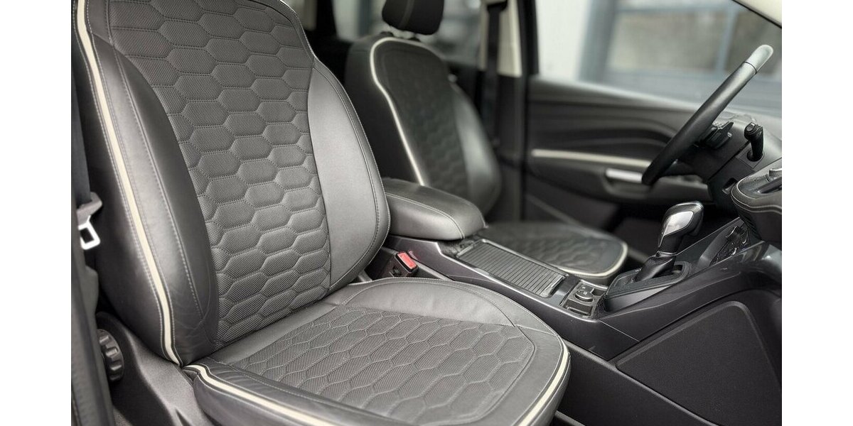 Ford Kuga Vignale / Panorama / Kamera / Keyless GO 34.000 km 20.890 &euro; Mönchengladbach 41066