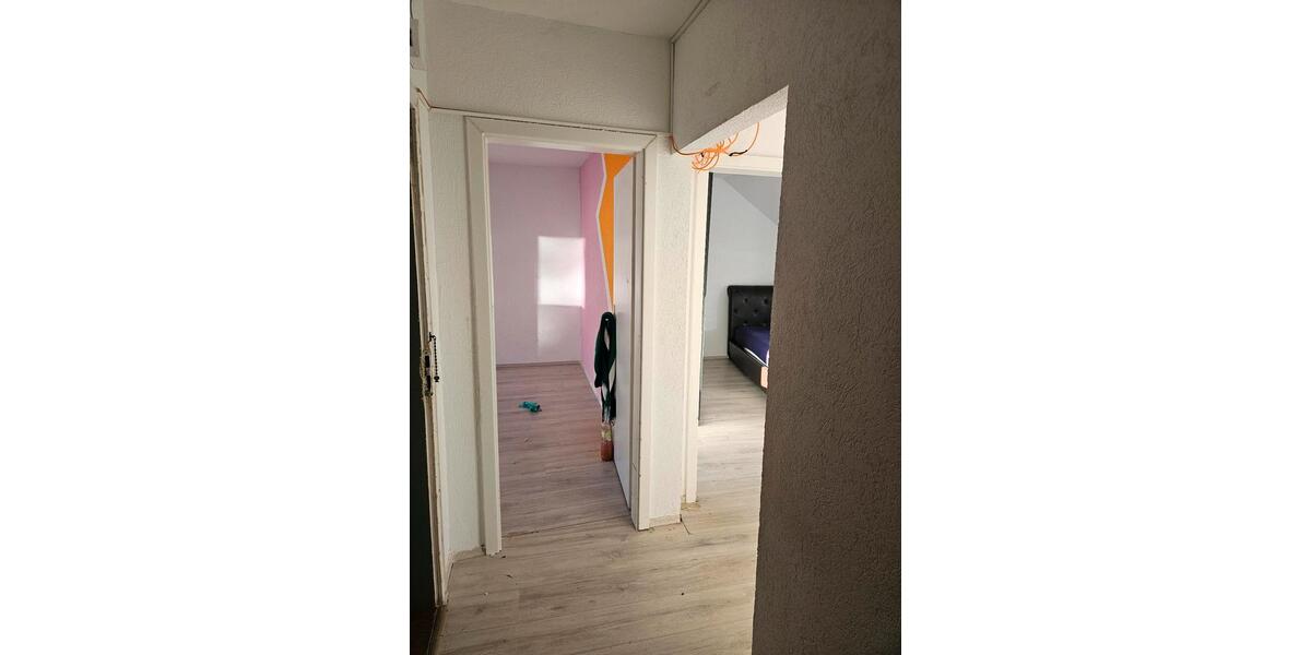Dachgeschoßwohnung Remscheid Reinshagen - 3 Zimmer, 75 m&sup2;, 650&euro; | Angebot:25368080