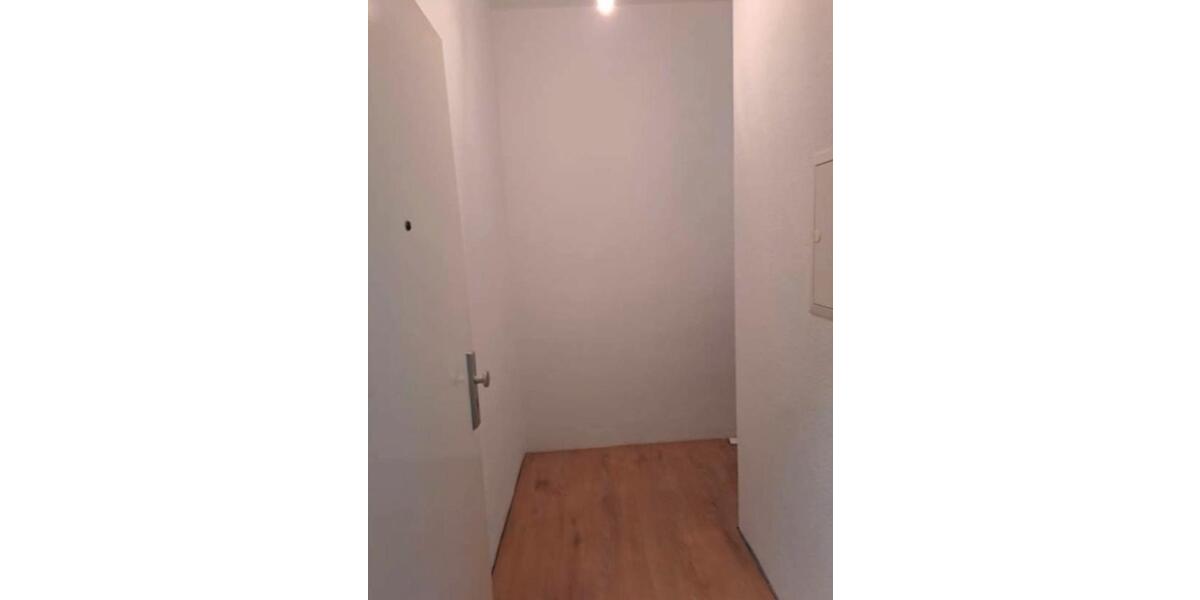 Etagenwohnung Neuss - 2 Zimmer, 66 m&sup2;, 1.100&euro; | Angebot:25714454