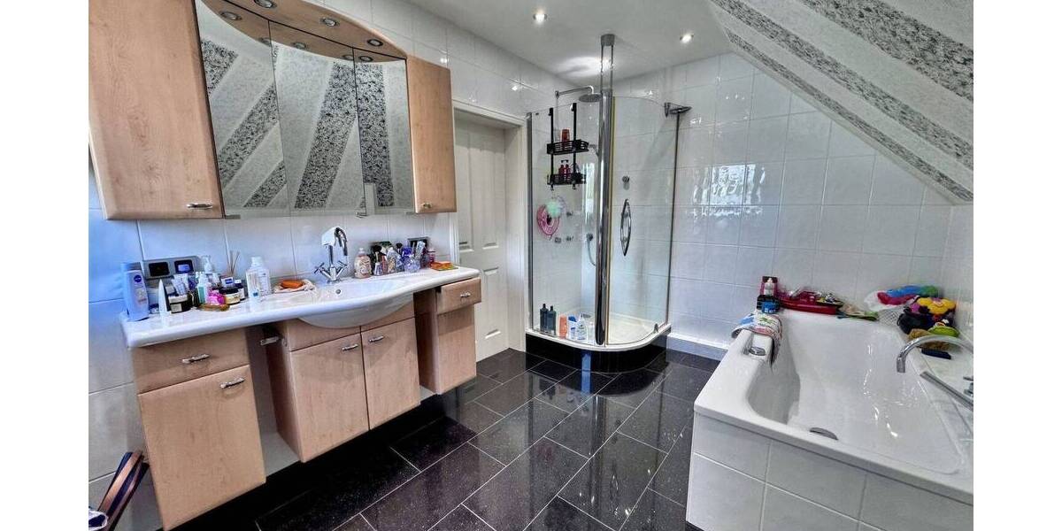Einfamilienhaus Ratingen Breitscheid - 4 Zimmer, 315 m&sup2;, 1.300.000&euro; | Angebot:26455353