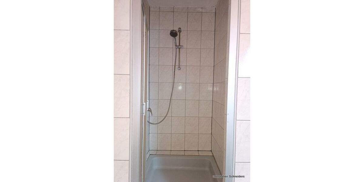 MG-Giesenkirchen - Teilmöblierte, gemütliche 2-Zimmer-DG-Wohnung für eine Einzelperson ab Mitte Februar zu mieten !! 2 zimmer