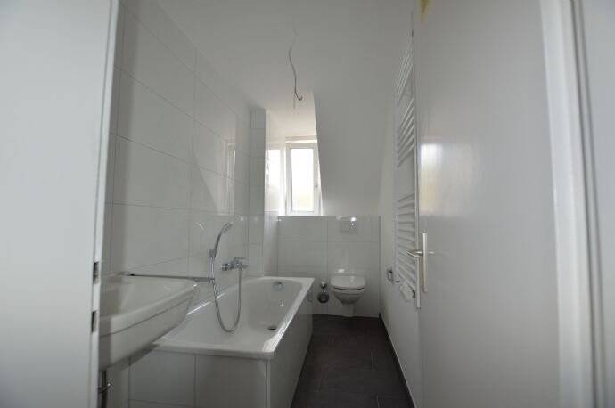 Etagenwohnung Düsseldorf Rath - 2 Zimmer, 36 m&sup2;, 430&euro; | Angebot:26915917