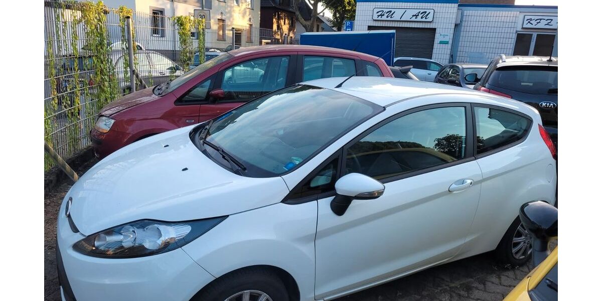 Ford Fiesta 98.260 km 3.900 &euro; Oberhausen 46149