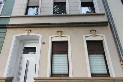 Haus Krefeld Dießem - 16 Zimmer, 315 m&sup2;, 599.000&euro; | Angebot:26460349