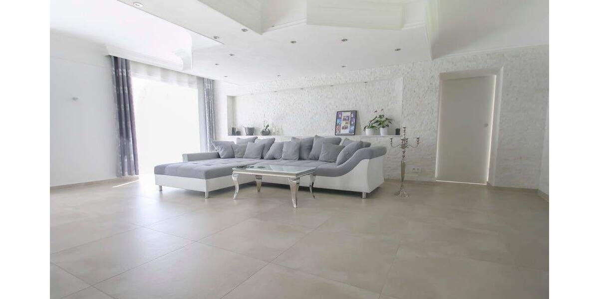 Imposantes Landhaus mit diversen Nebengebäuden 7 zimmer