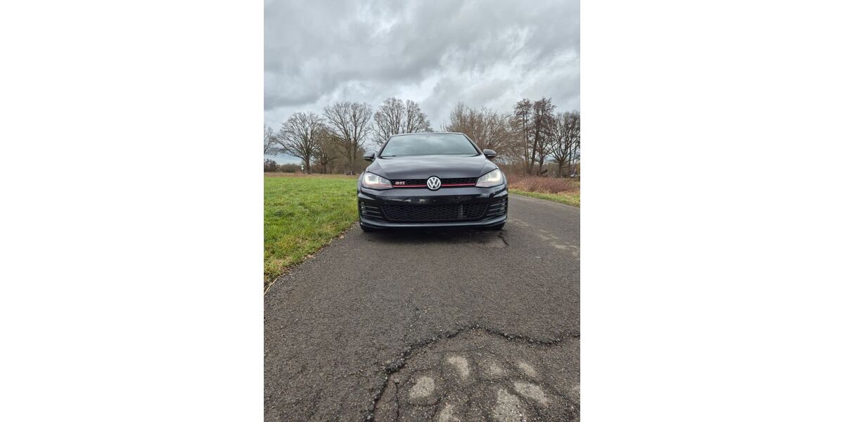 VW Golf 120.000 km 13.900 &euro; Tönisvorst 47918