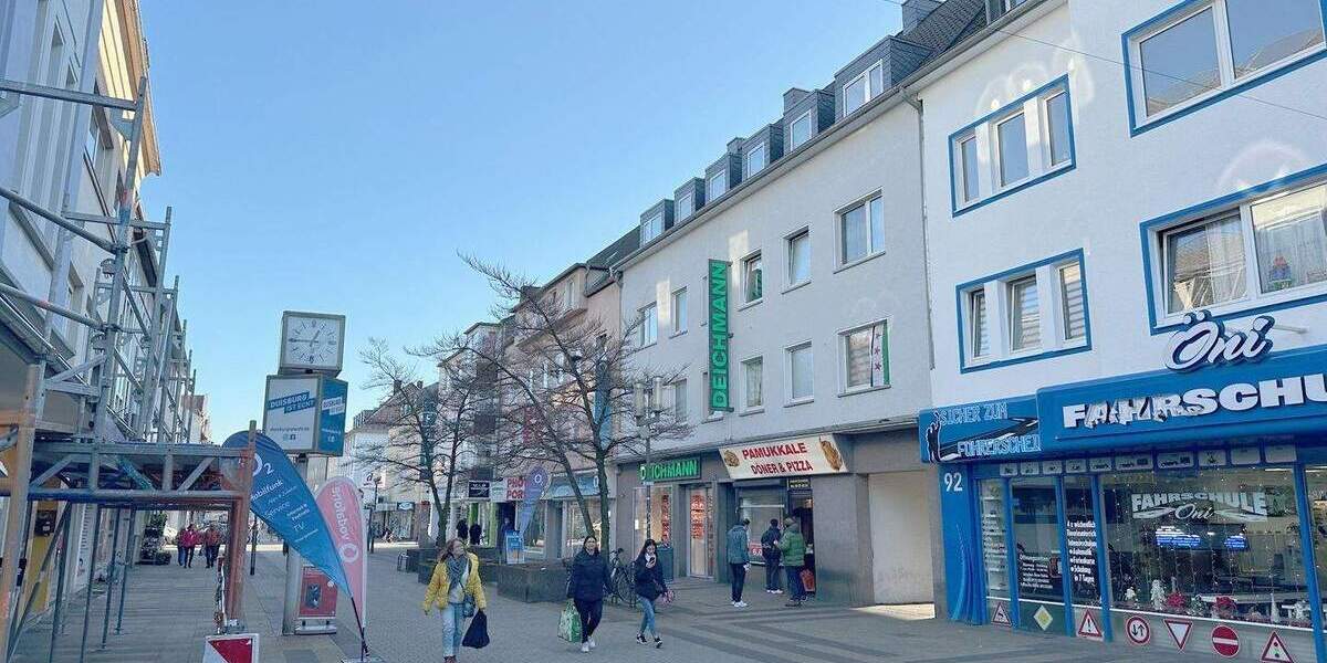 Bestlage Fußgängerzone: Ertragstarkes Wohn-Geschäftshaus mit solventem Ankermieter, 6 Wohneinheiten und 9 Garagen 1 zimmer