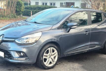 Renault Clio 64.711 km 8.300 &euro; Düsseldorf 40233